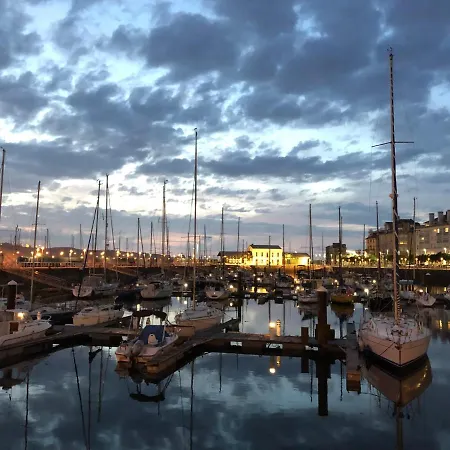 Muelle De *