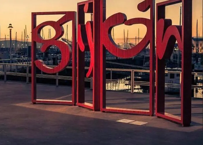 Hotel apartamentowy Muelle De Gijón